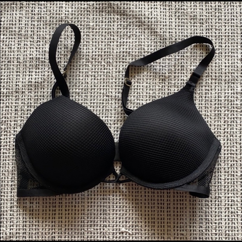 Victoria’s Secret Plunge Bombshell Bra 32B